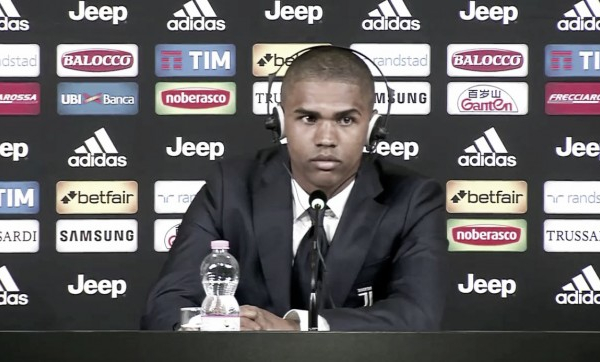 Juventus, la presentazione di Douglas Costa: "La Juve è una squadra molto grande"