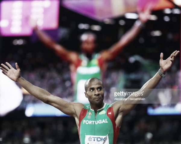Mundiais de Atletismo: Nélson Évora saltou até ao Bronze
