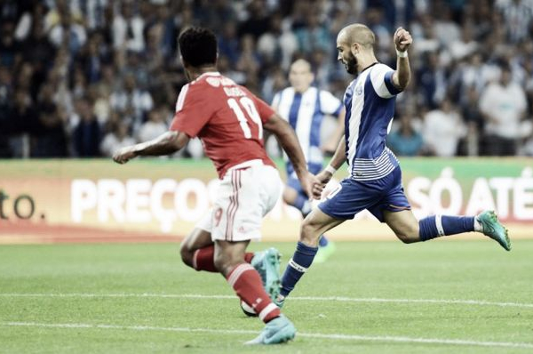 Porto 1-0 Benfica: Nada decidido, mas candeia que vai à frente...