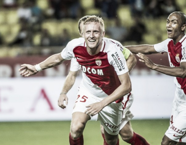 Monaco vence Angers de virada e assume liderança provisória da Ligue 1