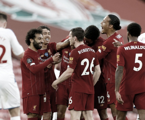 El Liverpool golea al Palace y cuenta las horas para ser campeón