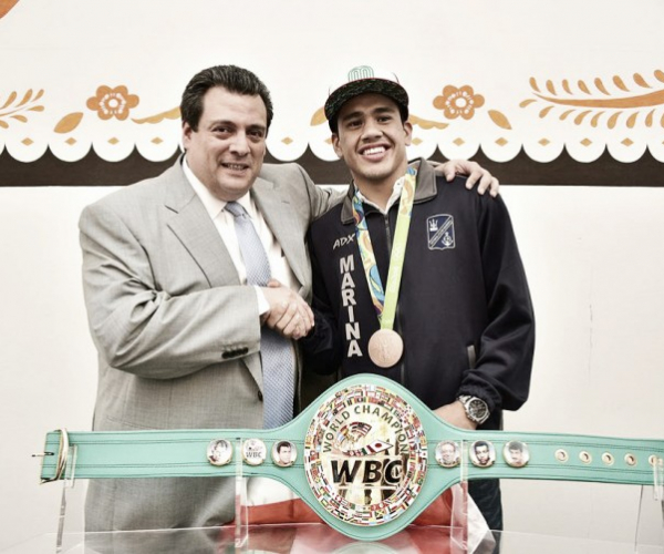 Boxeador Misael Rodríguez es reconocido por CMB
