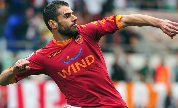 Perrotta anuncia o adeus depois de nove anos: "Não jogarei mais pela Roma"