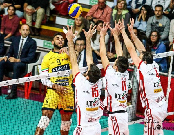 Volley M - I campioni d'Italia sono ancora vivi: L'Azimut Modena vince gara 2