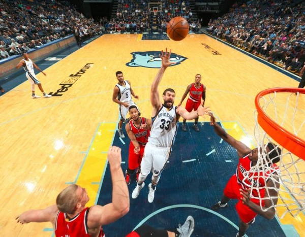 NBA - Memphis rimonta i Trail Blazers, Phila espugna New Orleans