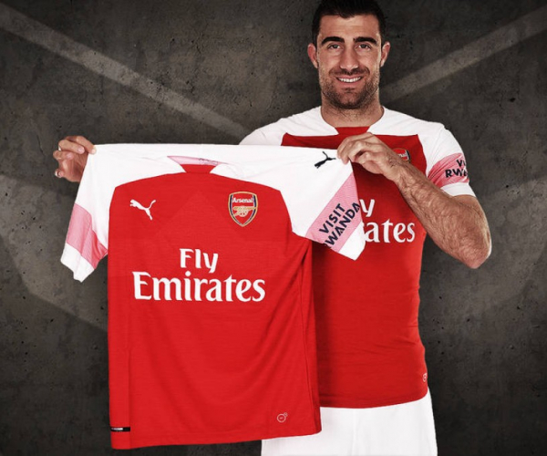 Arsenal announce Sokratis signing from Dortmund