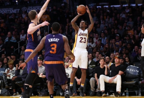Il trentello di Williams guida i Lakers alla vittoria sui Suns