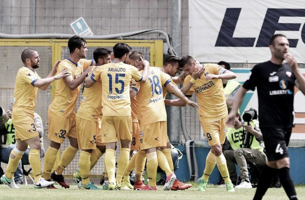 Serie B: vincono Hellas e Frosinone, match ball Spal. Prezioso successo della Ternana a Vicenza