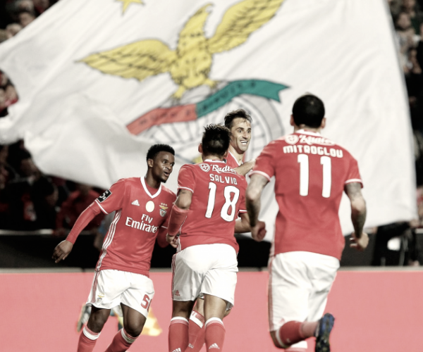 Benfica voa até à liderança: Jonas arrasa Nacional (3-0)