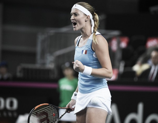 Fed Cup: Kristina Mladenovic levels the tie overcoming Belinda Bencic in straight sets