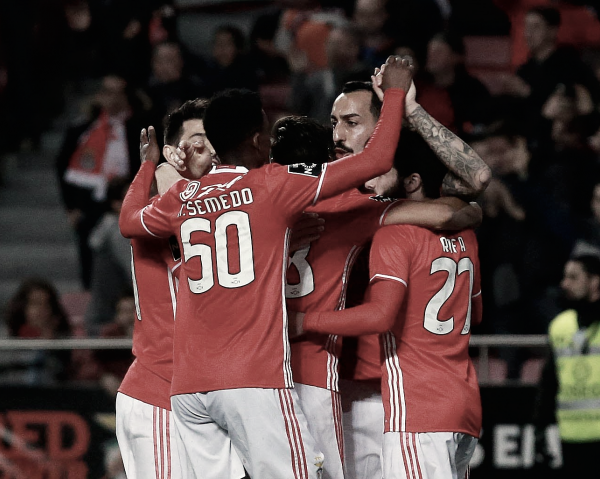 Benfica x Chaves: águias garantem liderança em dia de enchente na Luz (3-1)
