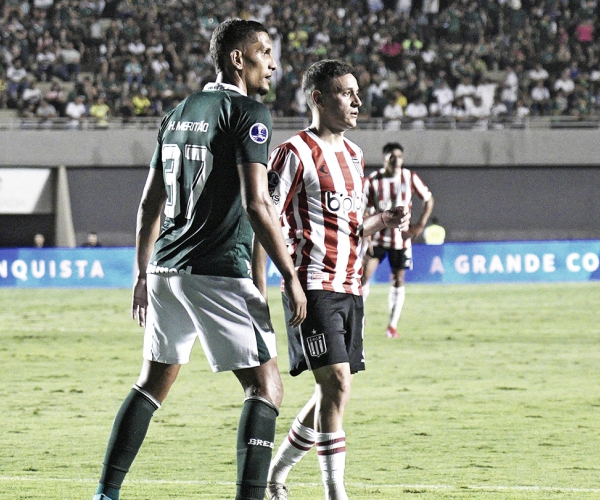 Estudiantes bate Goiás novamente, confirma vaga e encara Corinthians nas quartas da Copa Sul-Americana