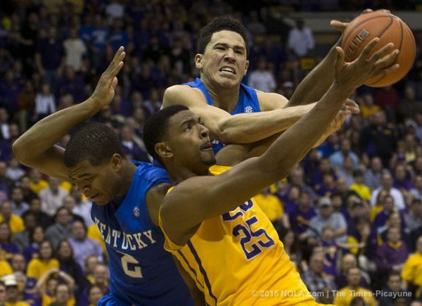 #1 Kentucky Escapes Death Valley Now 24-0 After Tussling With LSU
