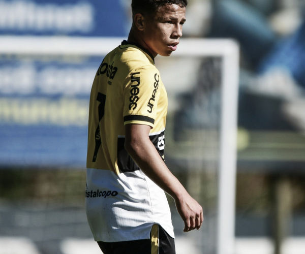 Lucas, do Criciúma, projeta final do Catarinense Sub 17 contra a Chapecoense: “Jogo mais importante do ano”