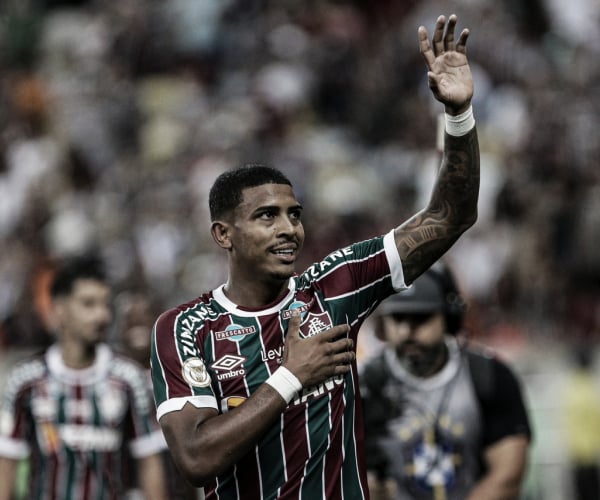 Com golaços, Fluminense vence e rebaixa Coritiba no Brasileirão