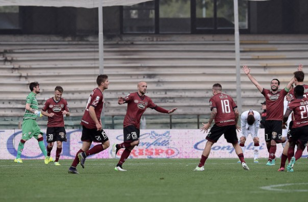 La Salernitana vince e vede la salvezza: Livorno affossato per 3-1