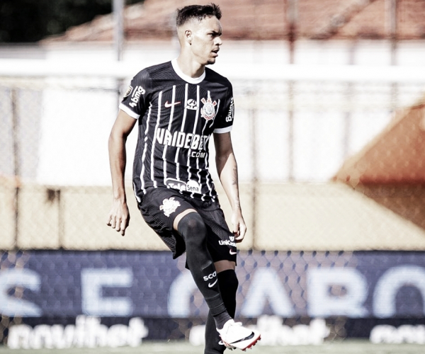Promessa do Corinthians, Tchoca comenta sobre estreia no profissional e
projeta próximas decisões do time