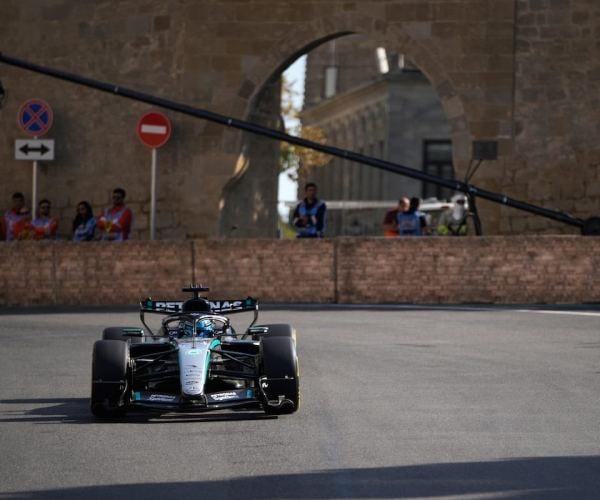 GP di Baku: Russell vince davanti a Verstappen, Ferrari ancora in crisi