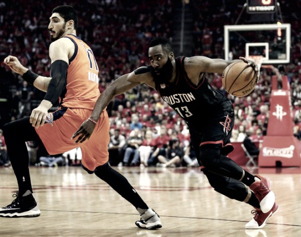 NBA Playoffs: Harden distrugge Westbrook, Houston ne rifila 31 ad OKC