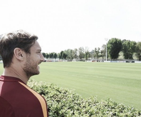 Roma - Totti ha deciso: continuerà a giocare