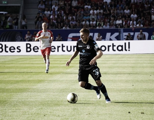 Em duelo bávaro, Regensburg empata com 1860 Munique e vaga na 2. Bundesliga segue aberta
