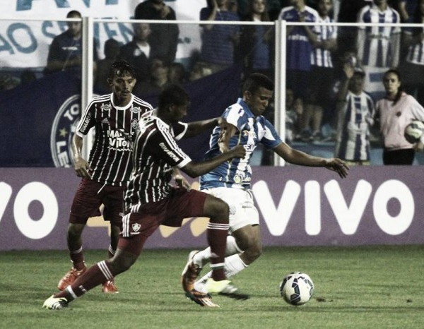 Na estreia de Maicon, Avaí enfrenta Fluminense na Ressacada tentando deixar lanterna