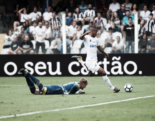 Avaí empata com Santos na Vila Belmiro e é rebaixado para Série B