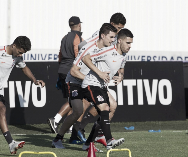 Em desvantagem, Corinthians recebe Colo-Colo por vaga nas quartas da Libertadores