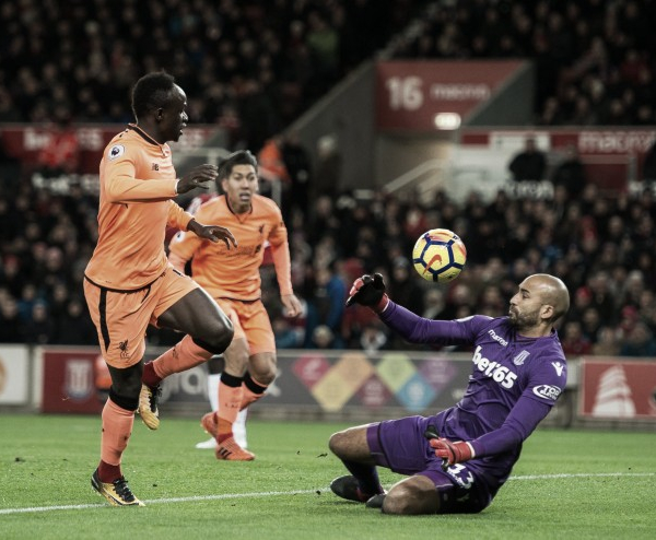 Premier League - Mané-Salah, il Liverpool vola su ali africane: affondato lo Stoke (0-3)