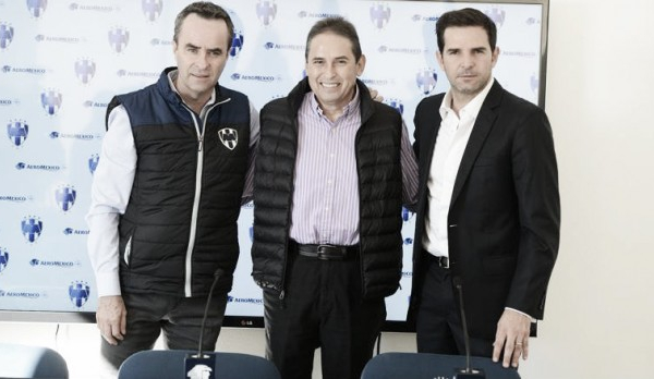 Presenta Rayados a Duilio Davino como director deportivo
