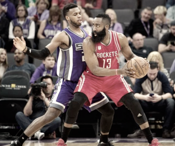 NBA - Houston passa a Sacramento; i Lakers meglio degli 81 di Wiggins e Towns