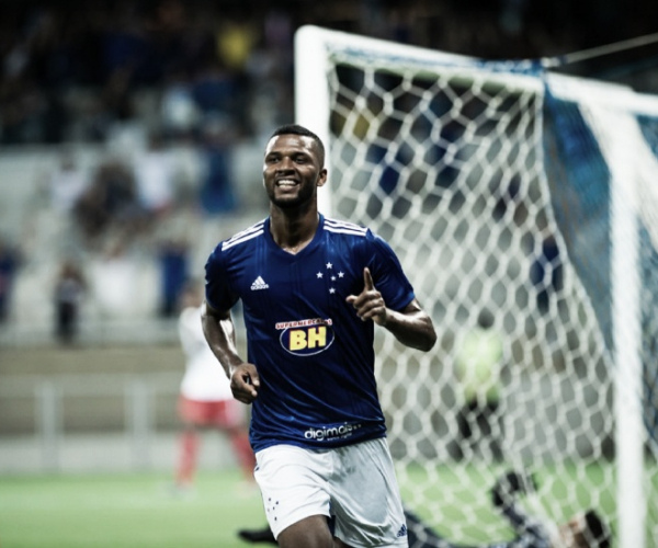 Autor do segundo gol cruzeirense, Welinton comemora estreia no profissional: "Sairemos dessa"