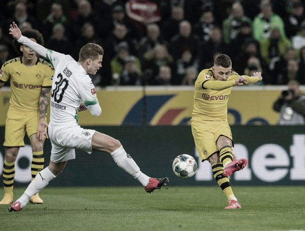 Em jogo de oito amarelos, Dortmund supera M'gladbach e assume segunda colocação