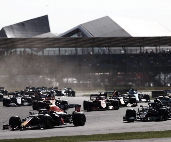 Verstappen vence Sprint Race, crava pole e conta sensação sobre o novo formato: "Foi diferente"