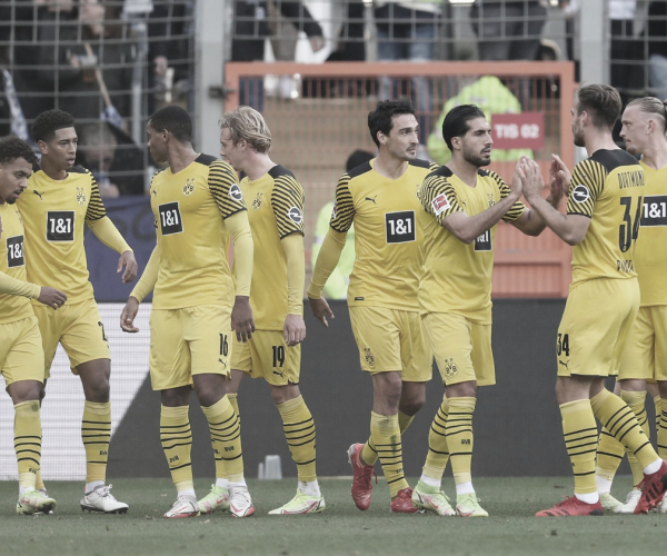 Borussia Dortmund controla o jogo, derrota Arminia e segue na cola do Bayern