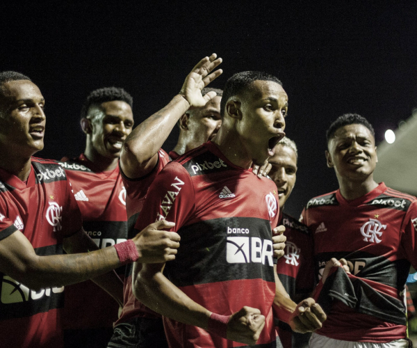 Lázaro comanda vitória do Flamengo sobre a Portuguesa na estreia do Cariocão
