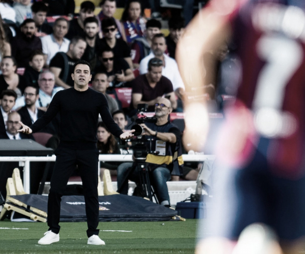 Xavi fala em azar e frustração na derrota do Barcelona no El Clásico 