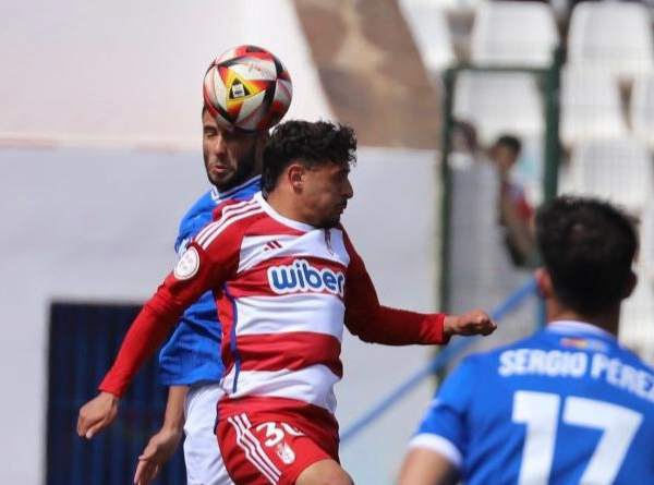 El Recreativo Granada sufre una remontada en Melilla tras un 0-3