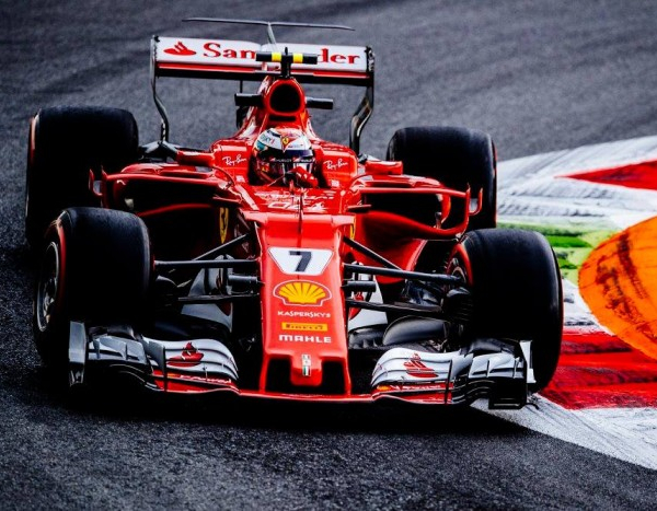 F1, Ferrari - Raikkonen soddisfatto a metà: "Il venerdì è poco indicativo, dobbiamo migliorare"