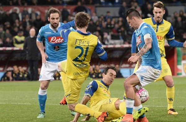 Risultato partita Napoli - Chievo in Serie A 2016/17 - Raddoppia Hamsik! (2-0)