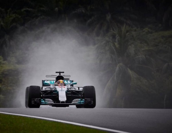 F1, Gp della Malesia - Venerdì nero in casa Mercedes, Hamilton: "Non so se riusciremo a sistemare tutto"