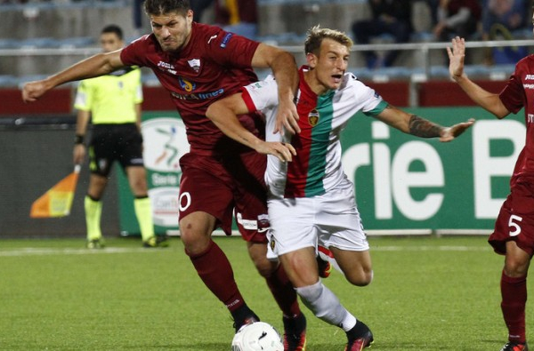 Serie B, Petkovic riprende la Ternana all'ultimo respiro: 2-2 al Provinciale