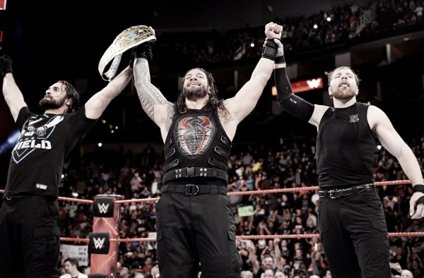 WWE RAW 20/11/17: Paige regresa y Roman Reigns es nuevo campeón Intercontinental