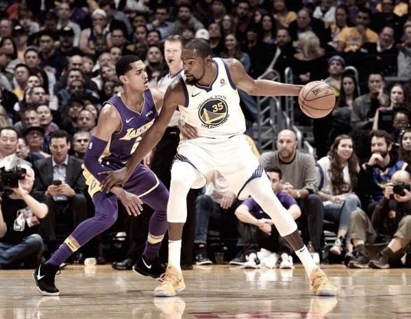 NBA - Golden State la spunta coi Lakers all'overtime, i Nets passano a Dallas