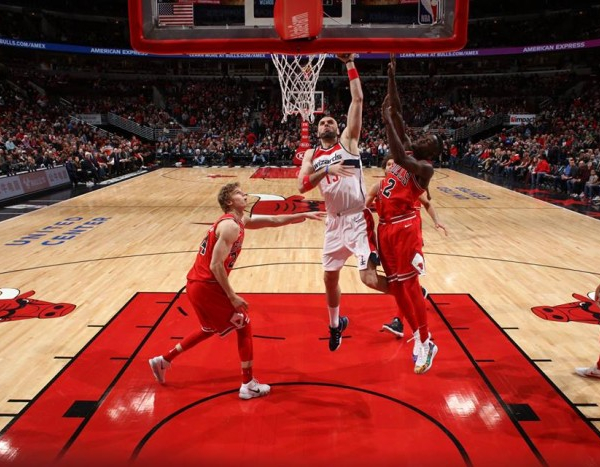 NBA - Phila doma i Clippers, Wizards ok a Chicago