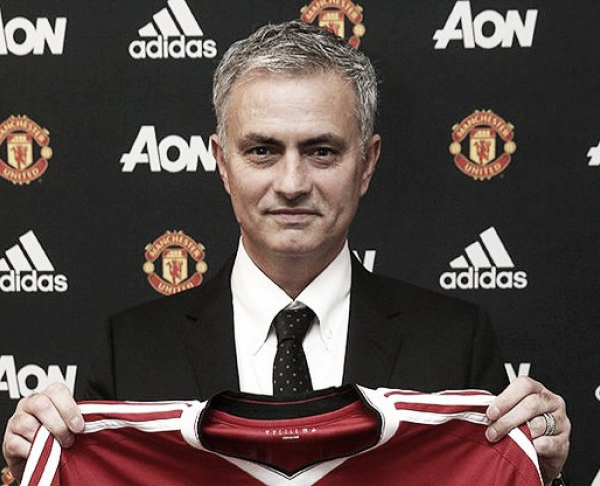 Premier League, ora è ufficiale: José Mourinho è il nuovo manager del Manchester United