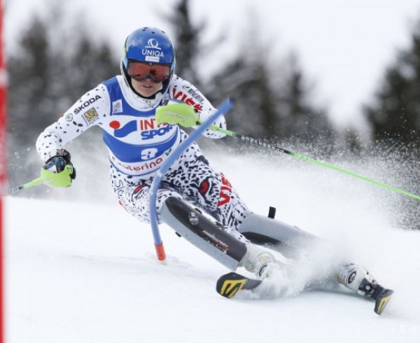 Sci Alpino, Slalom Femminile - Flachau: Zuzulova domina la prima manche