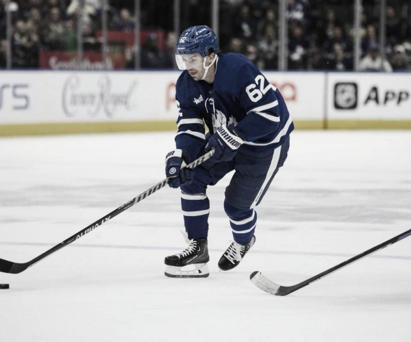 Aston-Reese y Vesey firman con Maple Leafs y Rangers