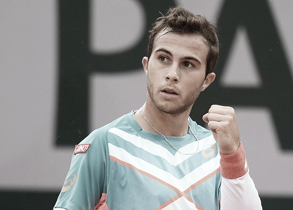 Jovem Gaston surpreende, aplica 'pneu' no quinto set e desbanca Wawrinka em Roland Garros