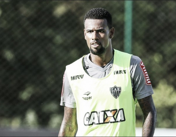 Felipe Santana se sente mais bem adaptado ao futebol brasileiro e espera chance no Atlético-MG